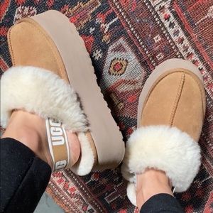 ugg funkette chestnut